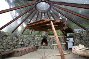 Big-Sur-Glass-Roof-Yurt-Built-in-1976-1-590x393